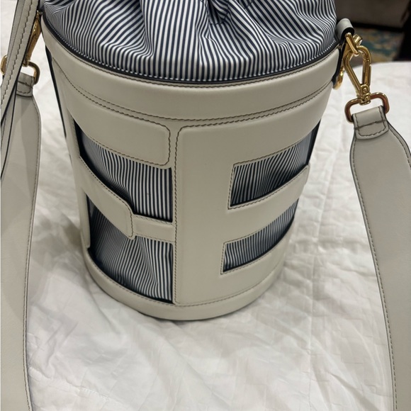 Fendi step out bucket bag used once - Picture 8 of 11